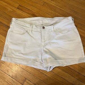 White Old Navy shorts size 8